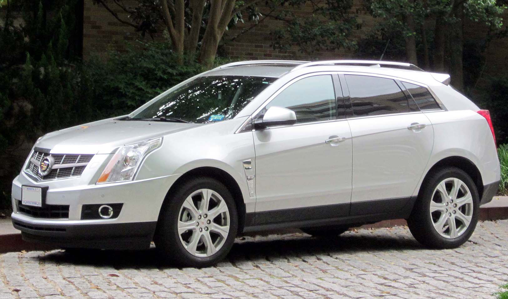 2010 2012 Cadillac SRX 05 23 2012 Cadillac SRX