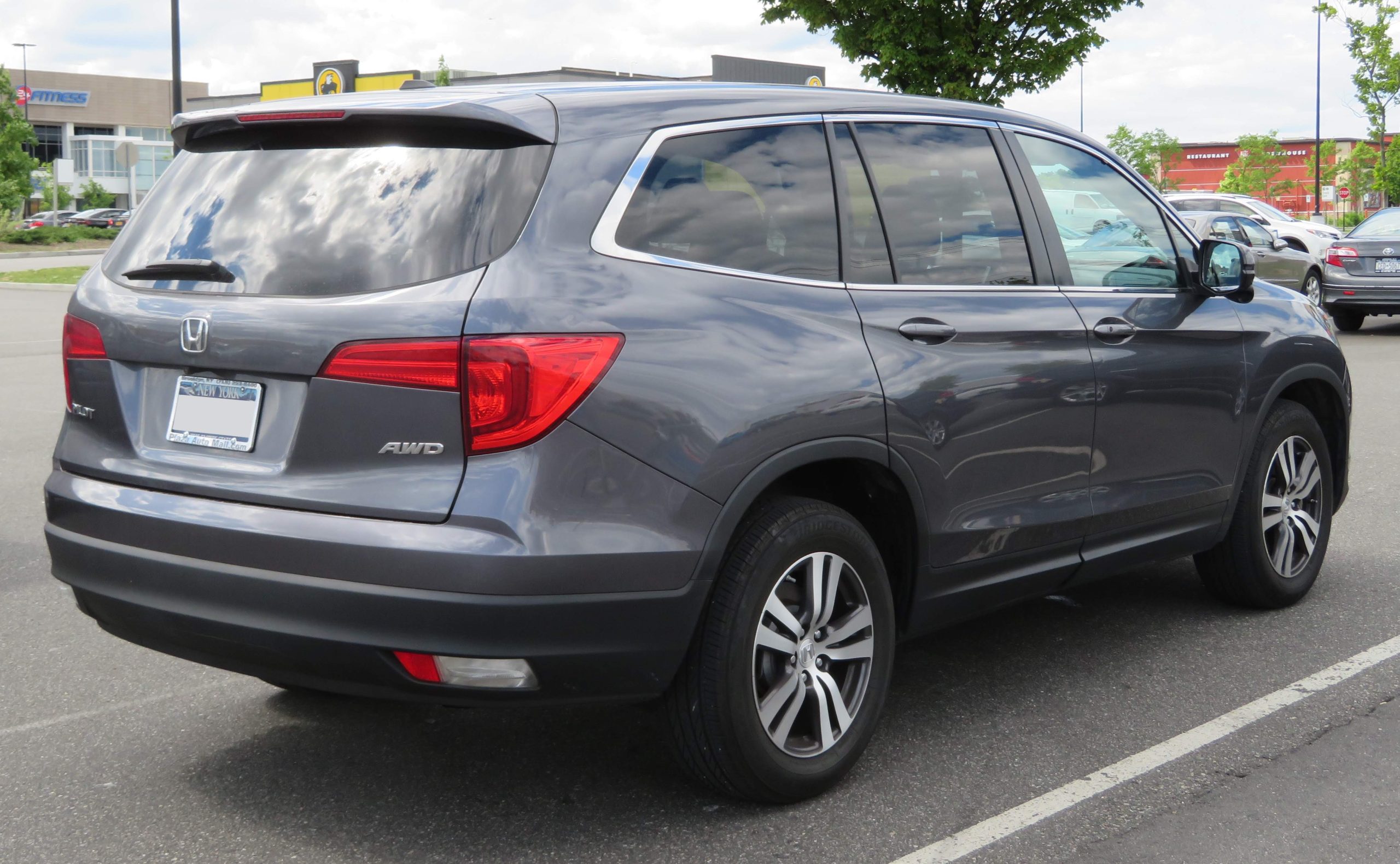 2017 Honda Pilot scaled