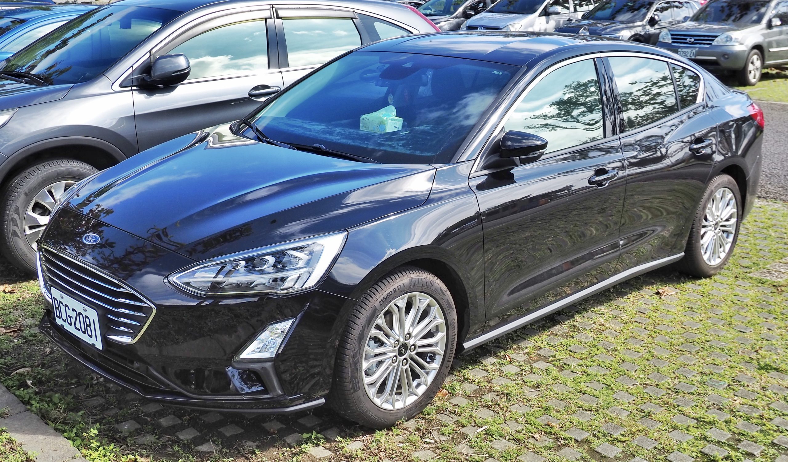 2018 ford focus sedan scaled