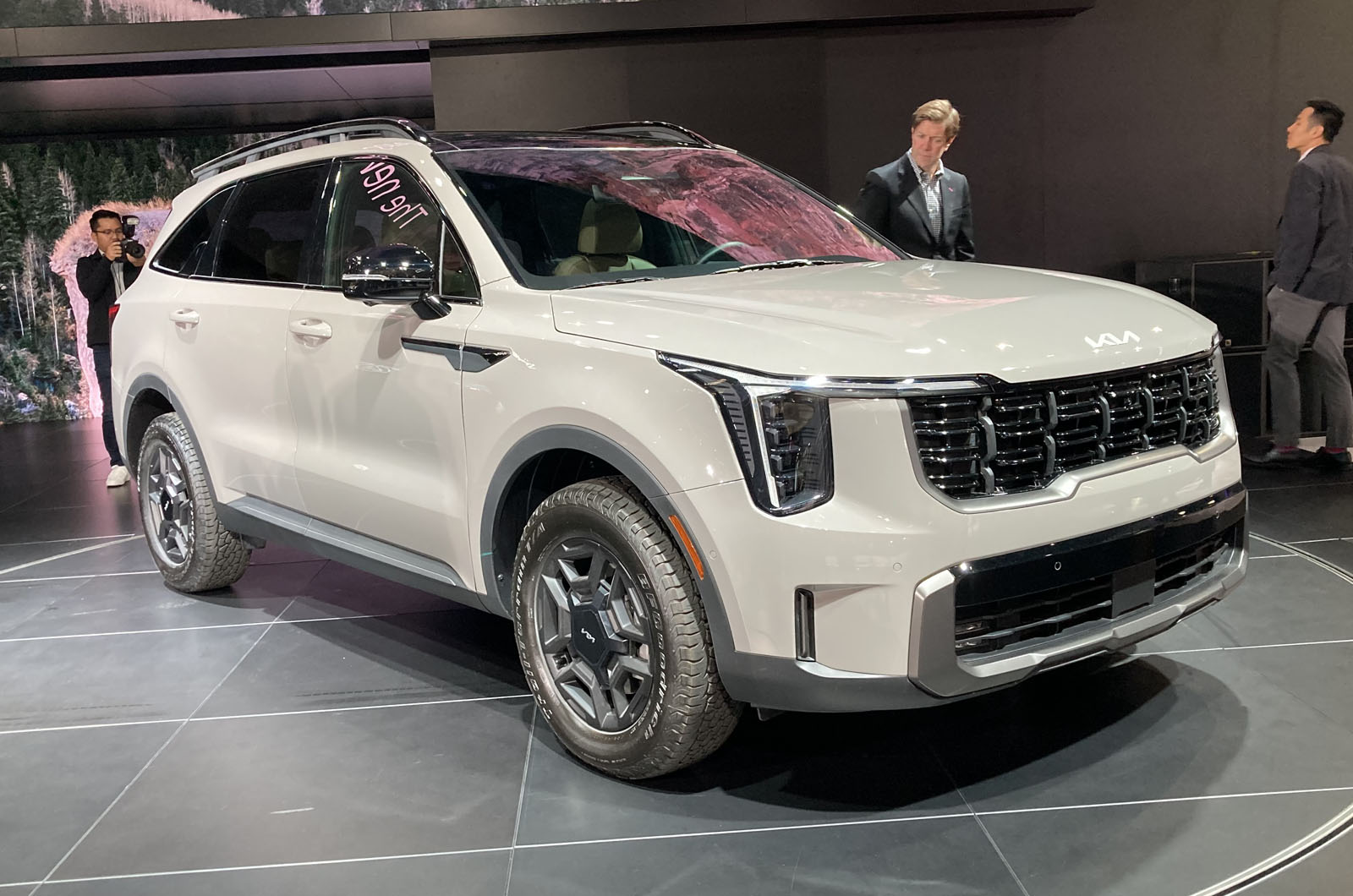 2024 kia sorento at la motor show 6