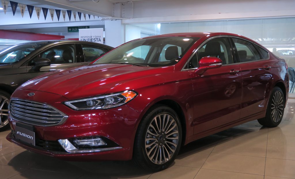 Ford Fusion SE 2.0 EcoBoost 2017 1024x623
