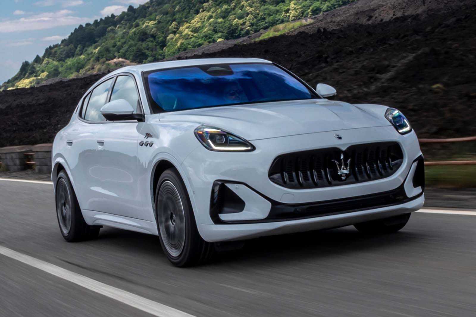 maserati grecale folgore front three quarter tracking
