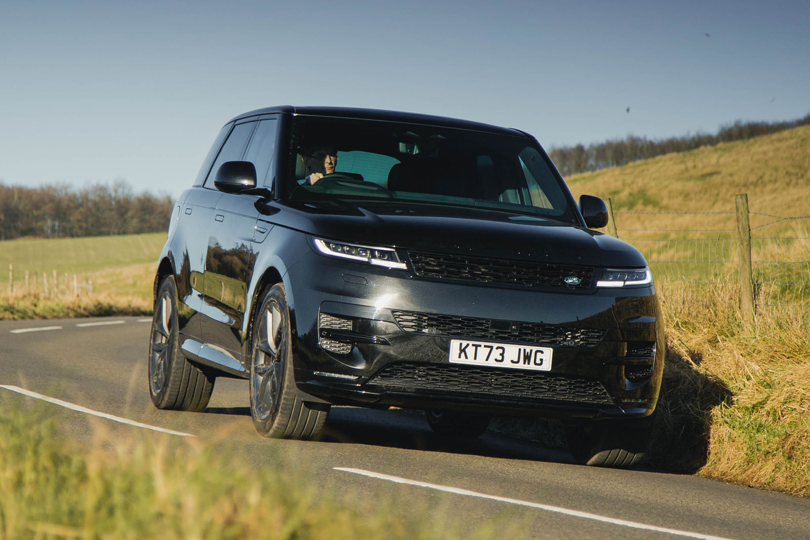 range rover sport front quarter tracking 0
